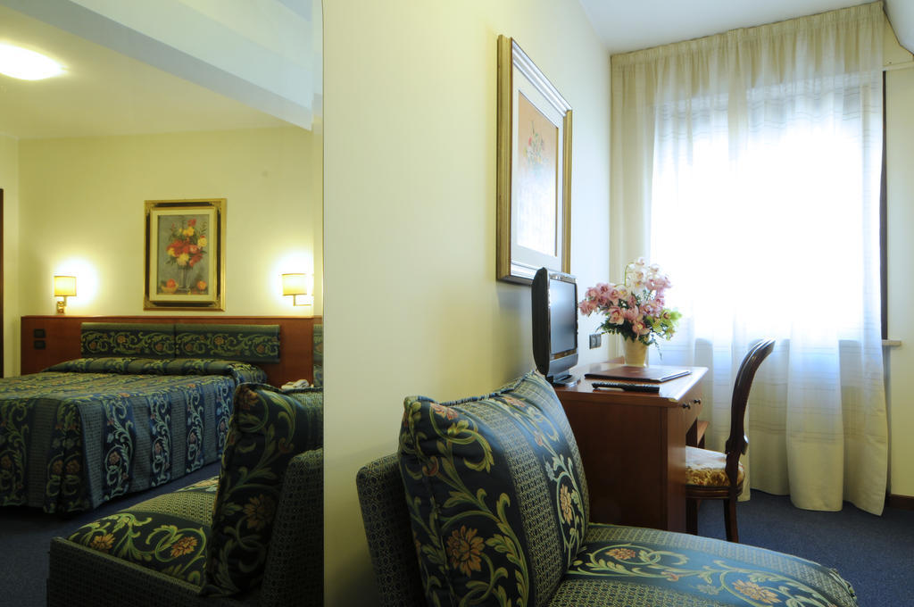 Cristallo Hotel 3*